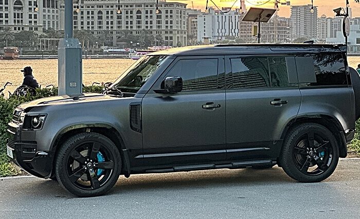 Range Rover Defender 2025