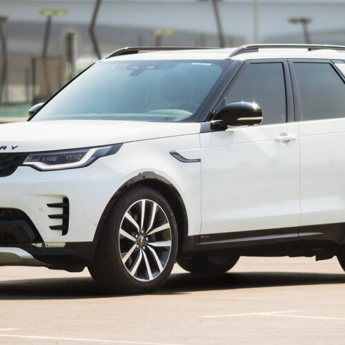 Range Rover Discovery Rental Dubai