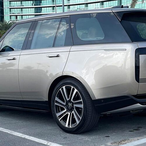 Range-Rover-Vogue-2023-for-Rent-in-Dubai