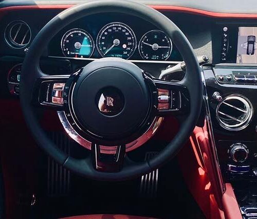 Rolls Royce Cullinan Rent a Car Dubai